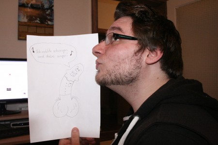 Maki mit unserem Maskottchen von unserer 1. TOP 10 ^^ Auch er mit einem sehr erotischen Blick :P